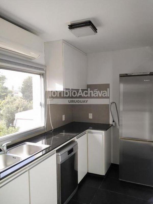 Foto de Venta de Casa en Colonia del Sacramento, a pasos de la rambla., imagen 5