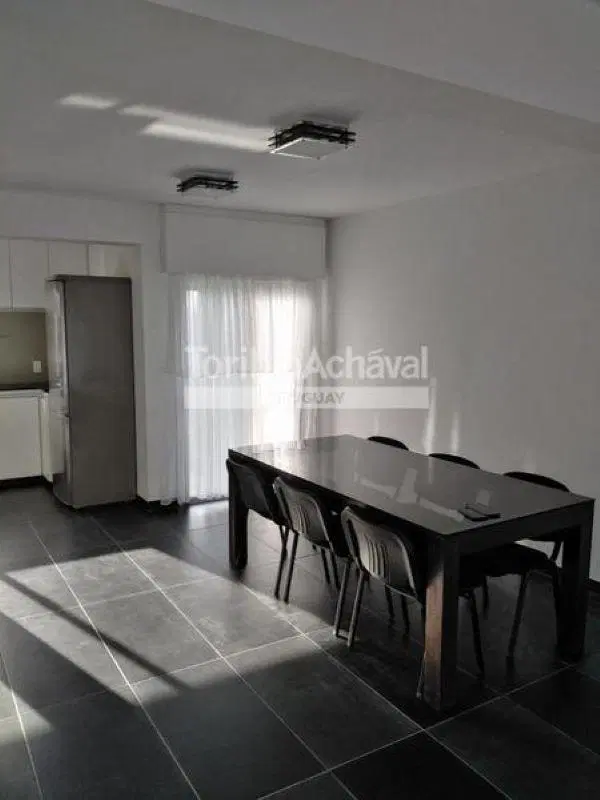 Venta de Casa en Colonia del Sacramento, a pasos de la rambla. 4