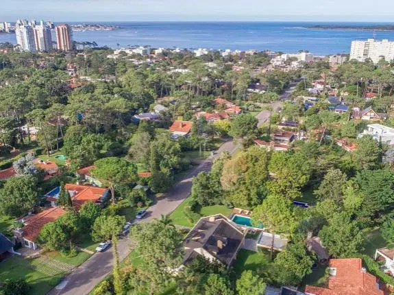 1 - Punta del Este - Av. Trinidad y Brasil 5