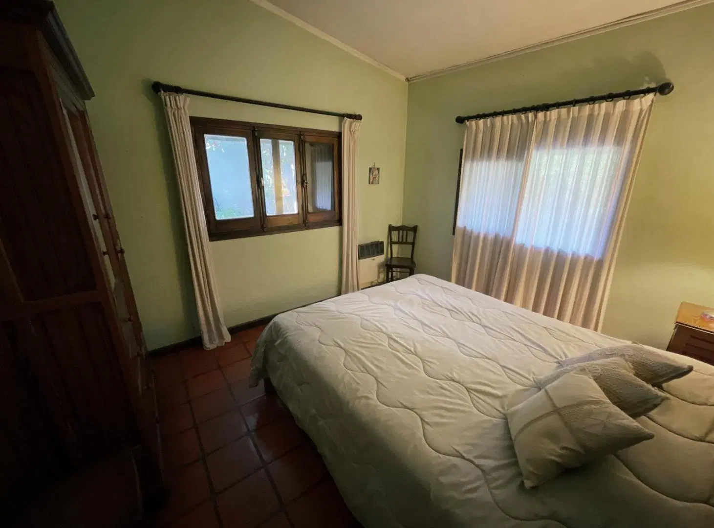 Hermosa propiedad con 2 casas, amplio jardín con piscina 2