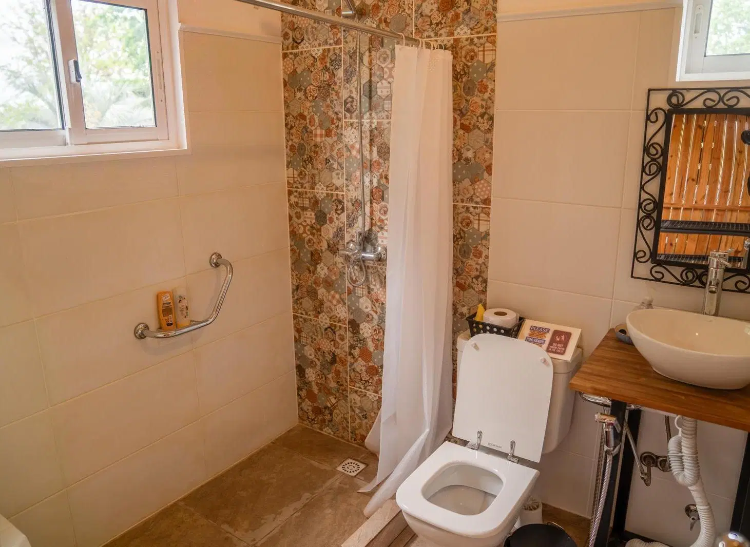 venta en Colonia del Sacramento |2 suites, jardín con frutales |Cerca Rambla y Plaza de Toros 5
