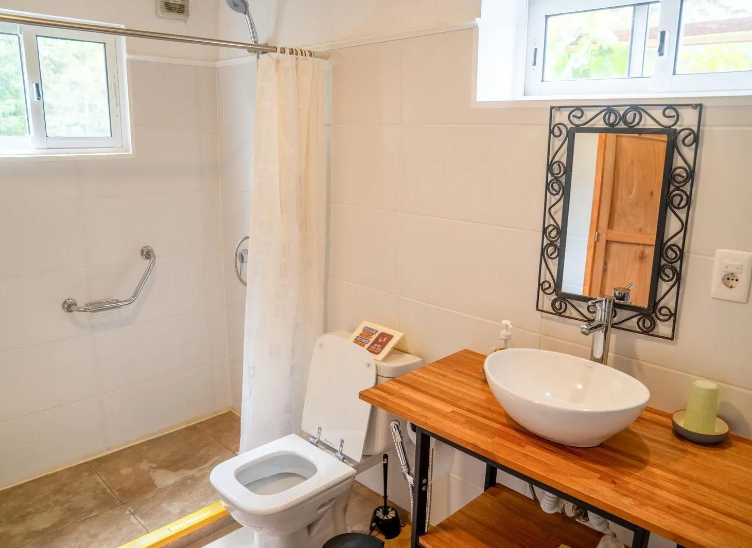venta en Colonia del Sacramento |2 suites, jardín con frutales |Cerca Rambla y Plaza de Toros 2
