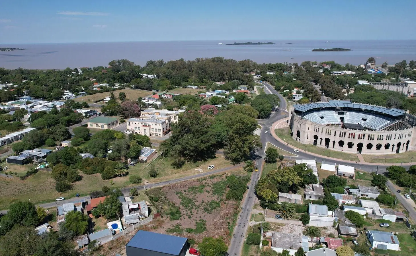 Muy buen terreno en venta próximo a la Plaza de Toros 5