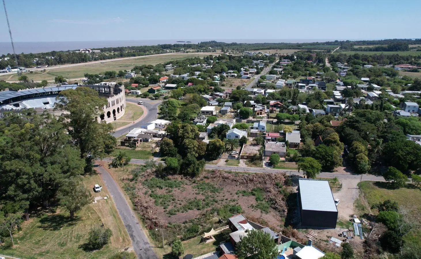 Interesante terreno en venta con 2 frentes a metros de la Plaza de Toros 4