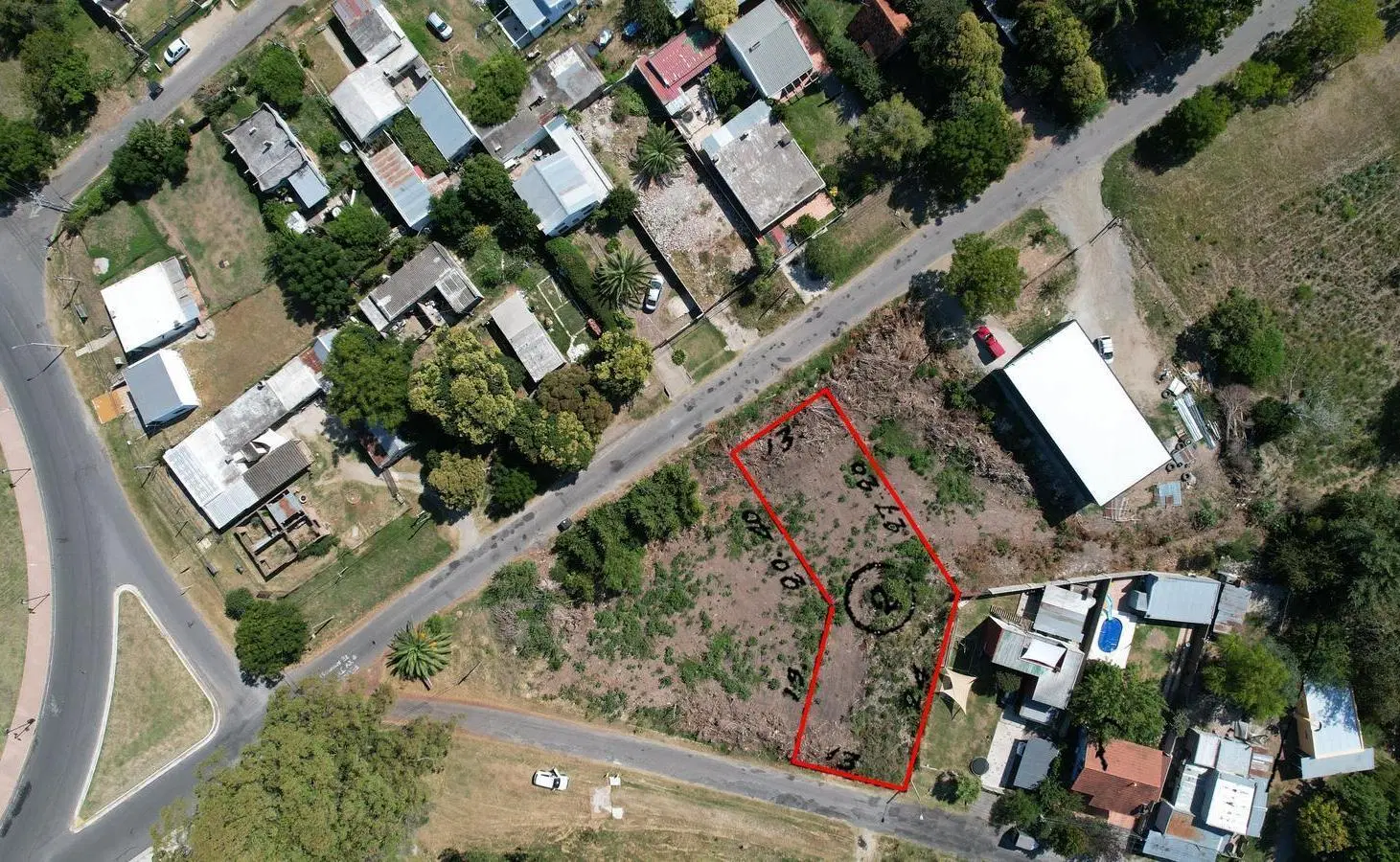 Interesante terreno en venta con 2 frentes a metros de la Plaza de Toros 1