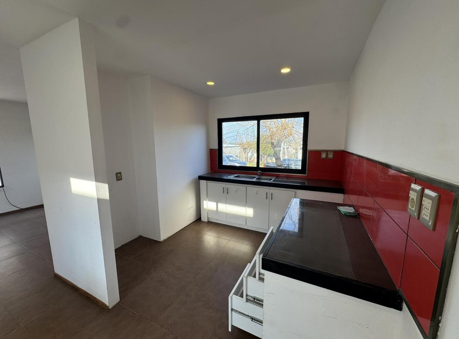Foto de Casa en VENTA de 3 dormitorios y jardin, imagen 4