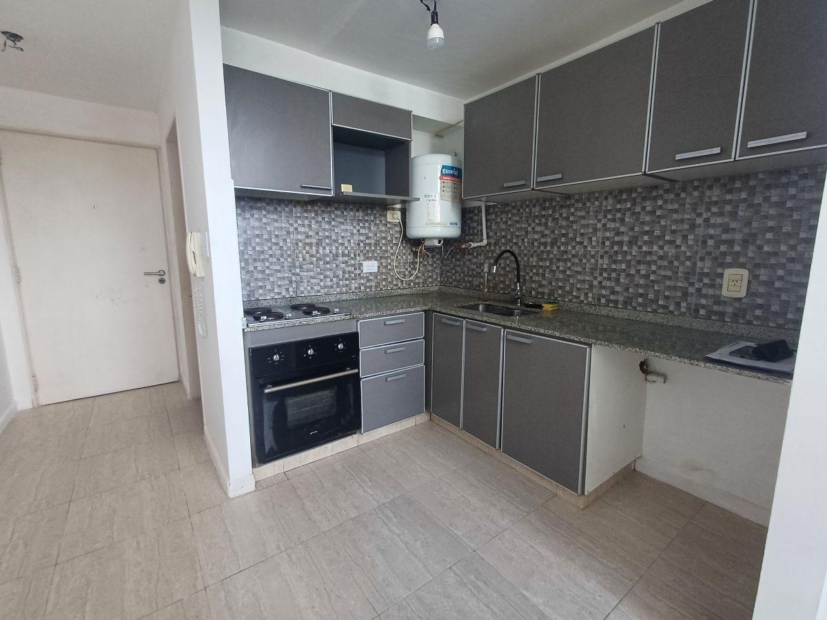 Foto de Departamento de 20 m² en alquiler en Lanus Oeste, imagen 1