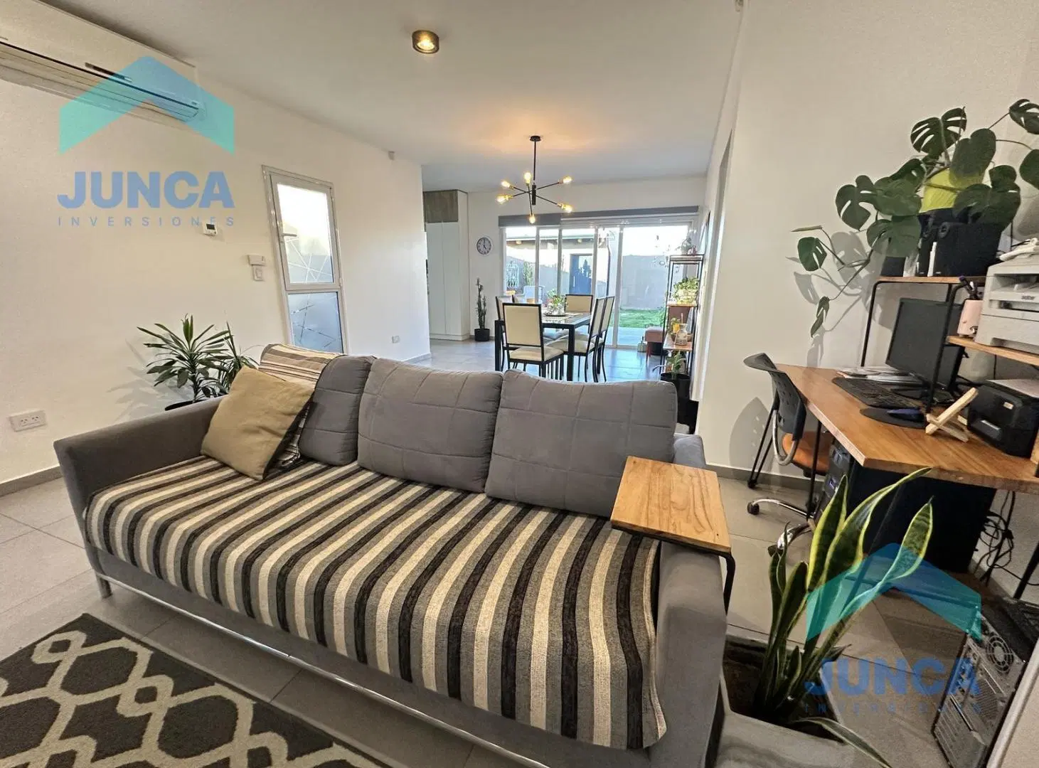 Casa moderna/nueva   PISCINA | B° Salud Pública 4