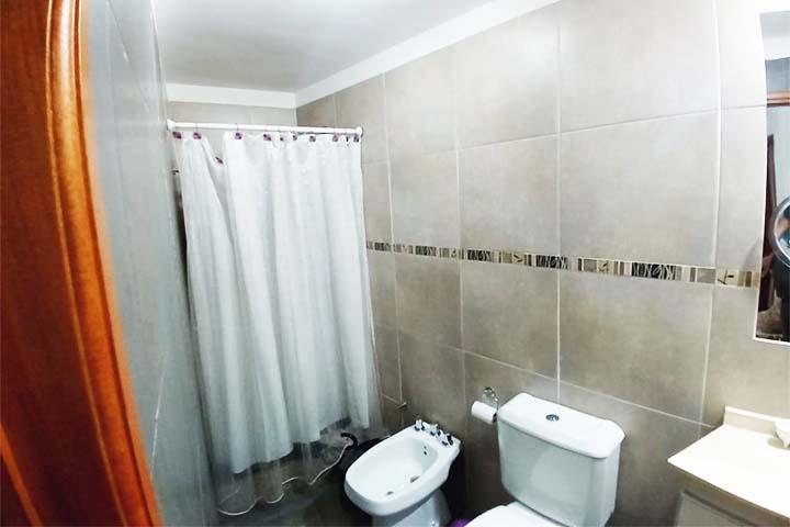 Departamento 3 Dorm., 3 Baños, Amplio Patio y Cochera en Barrio Lourdes 4