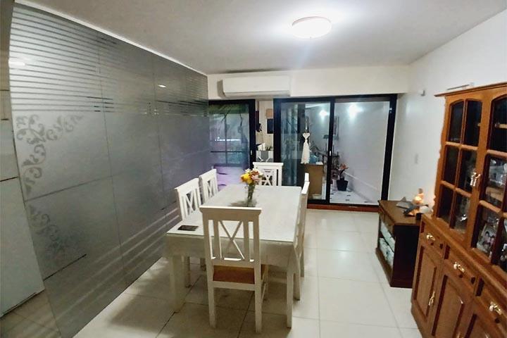 Departamento 3 Dorm., 3 Baños, Amplio Patio y Cochera en Barrio Lourdes 2