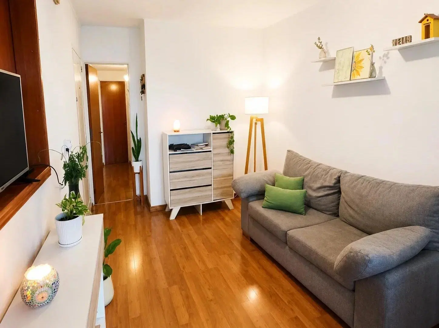 Semipiso de 2 dormitorios con cochera, ventilación cruzada y balcón | Barrio Lourdes | Rosario 4