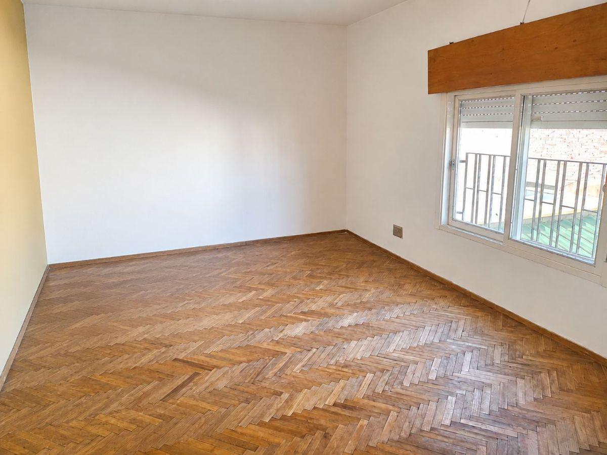 Foto de Casa en venta en Tiro Suizo, Rosario | 2 dormitorios, cochera, patio y, imagen 2