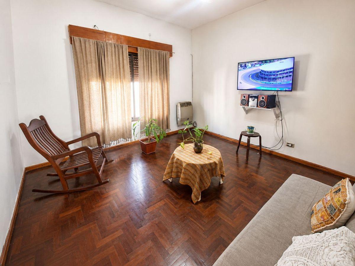 Foto de Casa en venta en Tiro Suizo, Rosario | 2 dormitorios, cochera, patio y, imagen 4