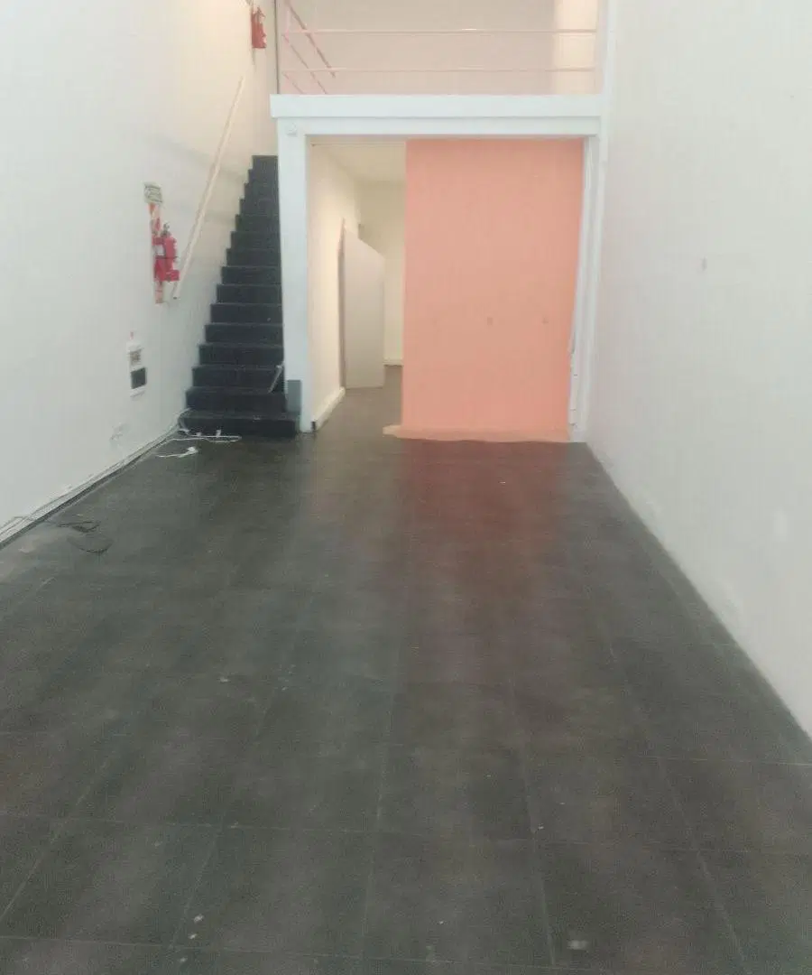 EXELENTE LOCAL COMERCIAL APTO TODO DESTINO SIN EXPENSAS 2