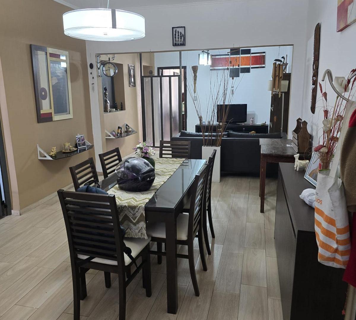 Foto de PH en Los Hornos en venta, imagen 1