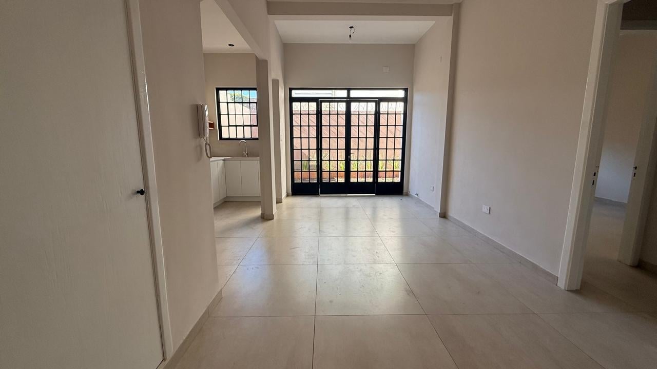 Foto de PH en Venta en La Plata, imagen 1