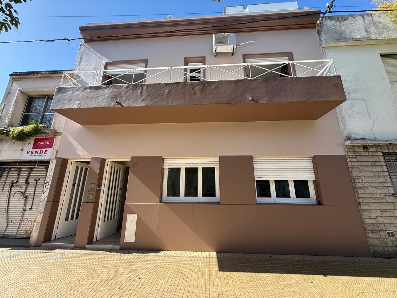 Foto de PH en Venta en La Plata, imagen 2