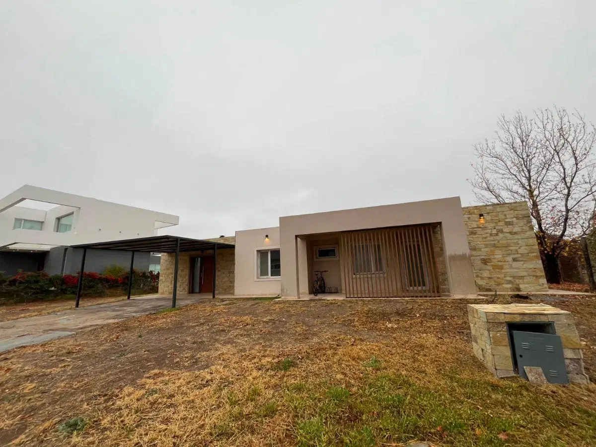 Excelente Casa de 6 Amb. en Venta en B° La Zagala Neuquén 5