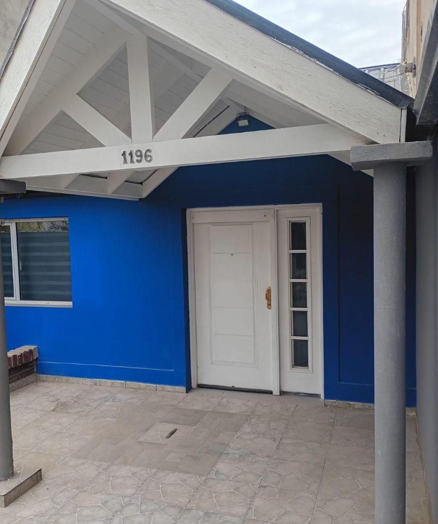 Foto de Hermosa Casa de 4 ambientes con Patio en Alquiler en Plottier!, imagen 2