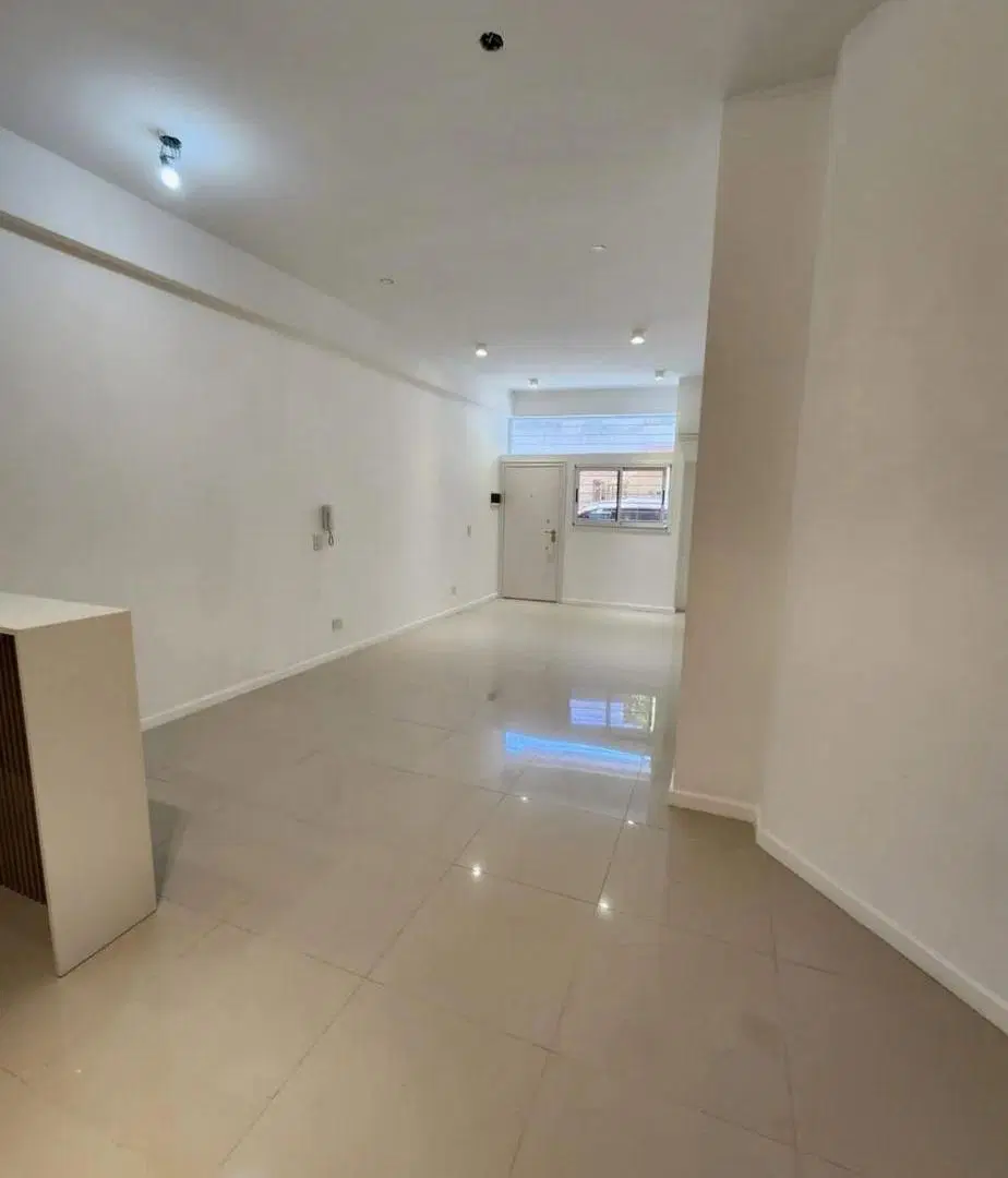 Local en edificio a estrenar en zona abasto - Barrio Norte 2