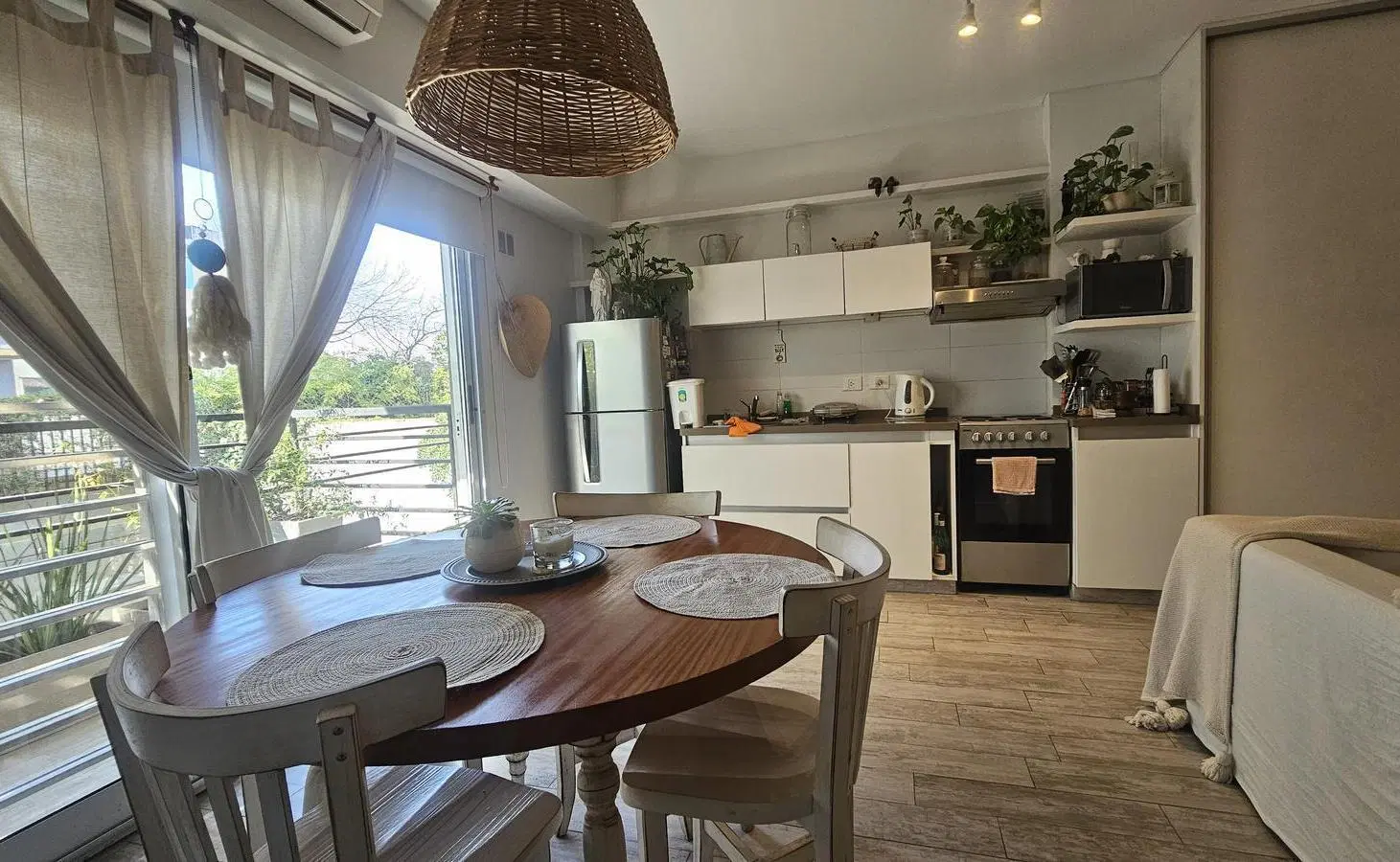 Armonioso y amplio monoambiente con balcon y amenitties. Cercania Puerto de Olivos 2
