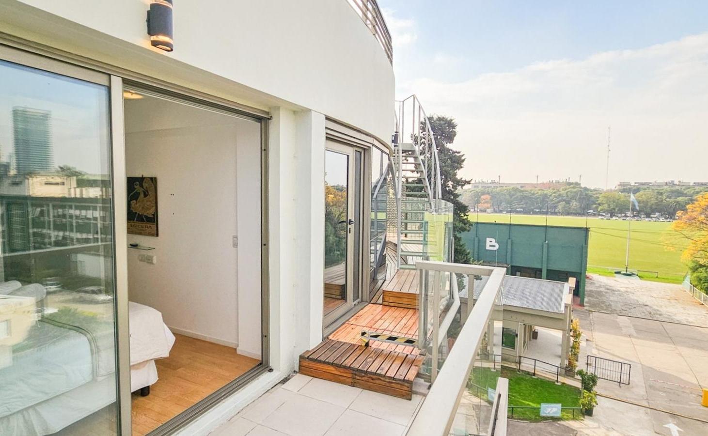 Dúplex Premium con Terraza Privada y Vista Abierta a La Cancha de Polo | Cochera, Gym y Parrilla