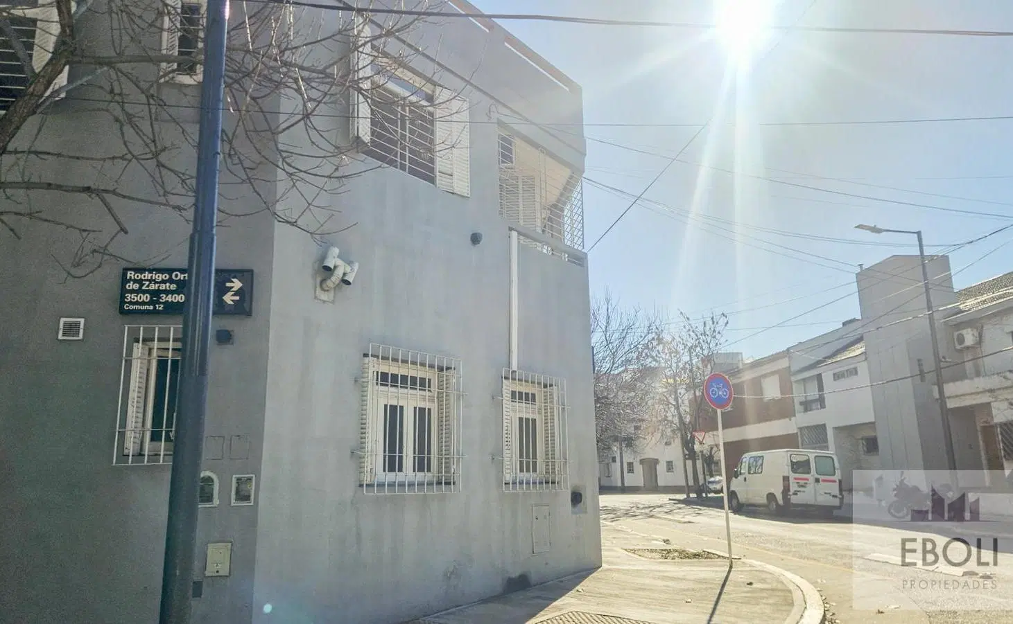 Casa 4 Amb. | 3 Dorm. (1 en Suite) | Terraza | Cochera | A 2 Cuadras de Parque Saavedra 5