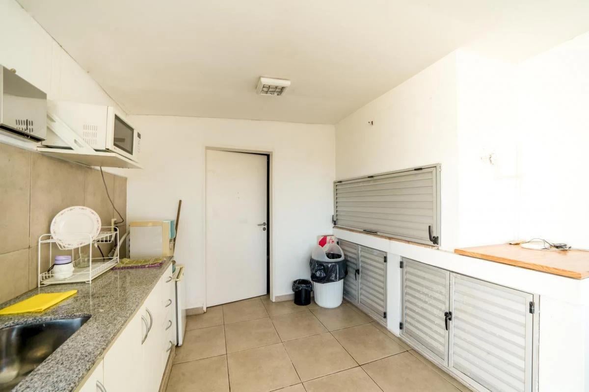 Foto de Dúplex 4 ambientes con terraza privada, quincho y 2 cocheras, imagen 1
