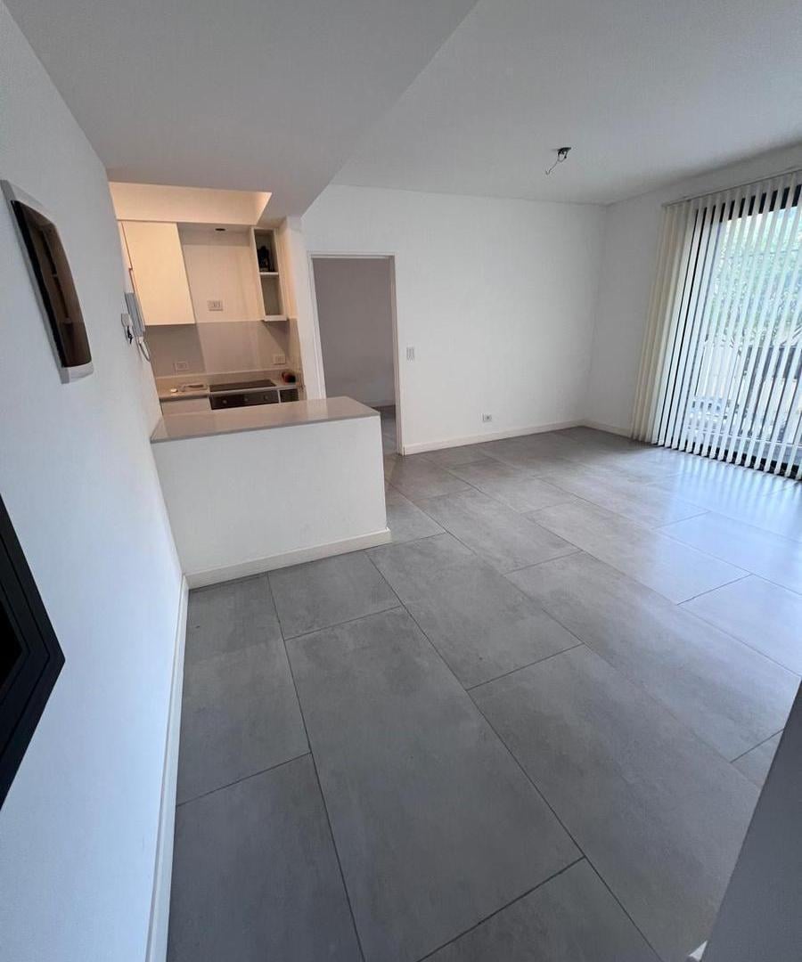 Foto de Excelente departamento de 2 ambientes en alquiler al frente con balcón, imagen 4