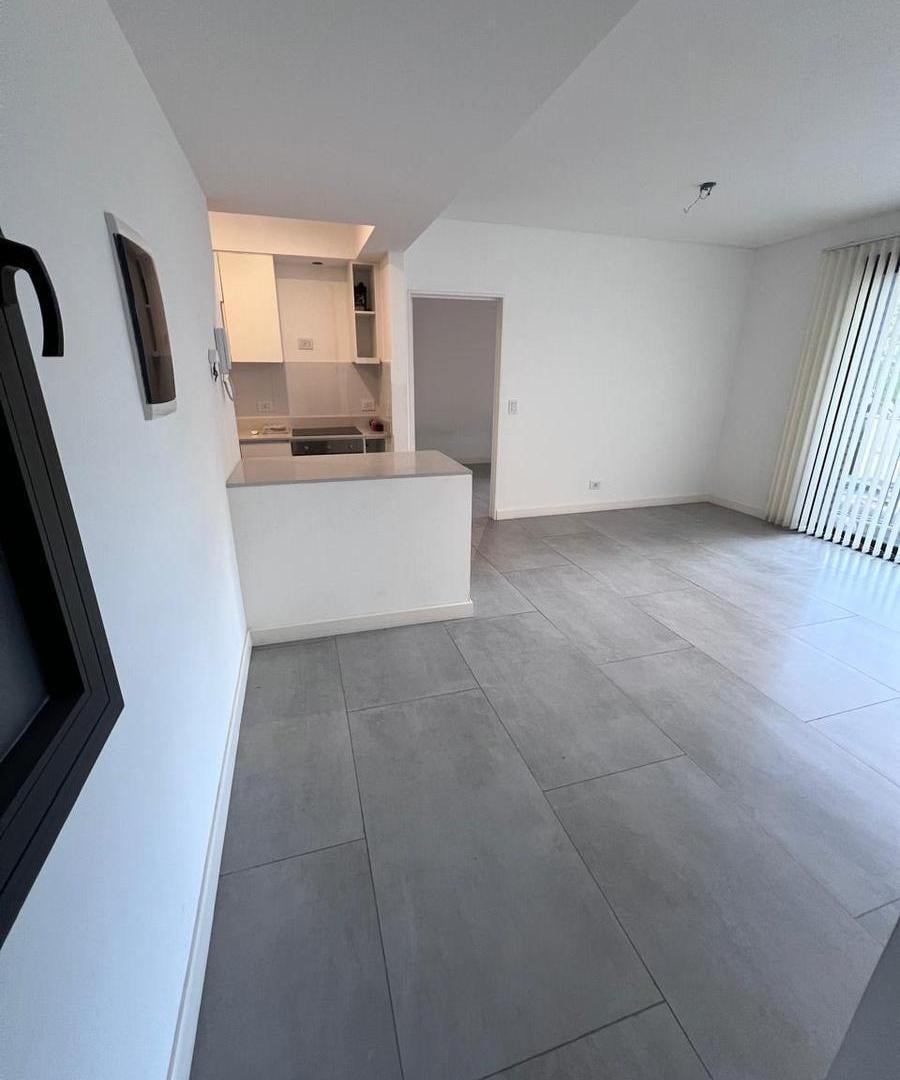 Foto de Excelente departamento de 2 ambientes en alquiler al frente con balcón, imagen 5