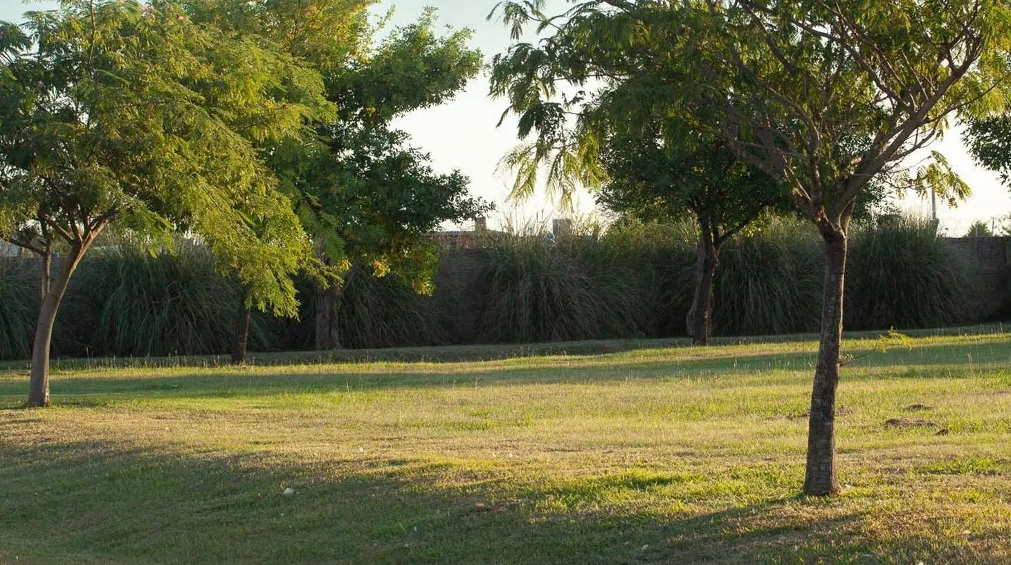 TERRENO EN BARRIO PIVADO "LAS CASUARINAS" 4