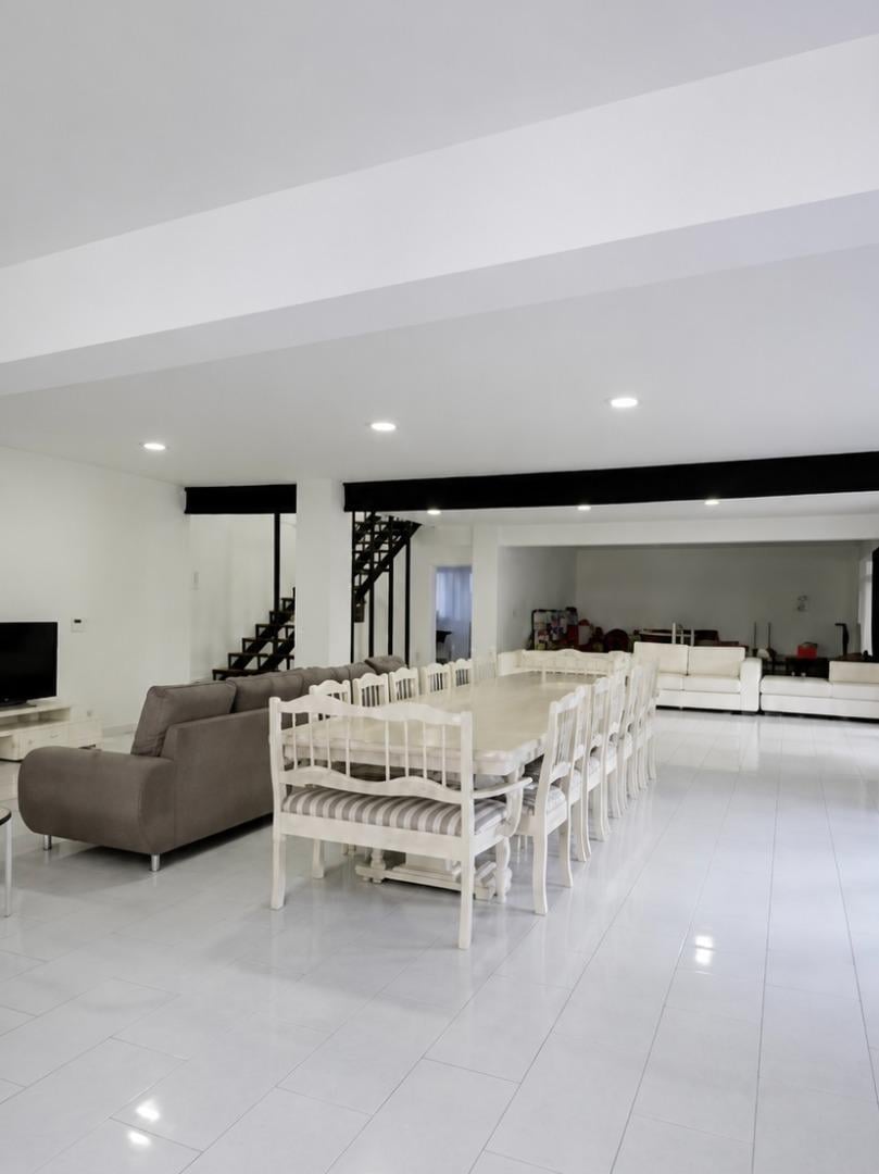 Foto de IMPORTANTE ALQUILER CASA 4 DORMITORIOS ROLDAN, imagen 4