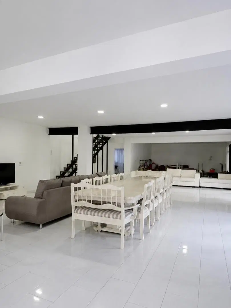 IMPORTANTE ALQUILER CASA 4 DORMITORIOS ROLDAN 4