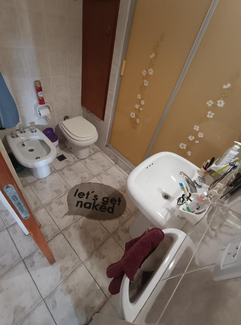 Foto de VENTA DE CASA TRES DORMITORIOS Y LOCAL COMERCIAL REP. SEXTA, imagen 5