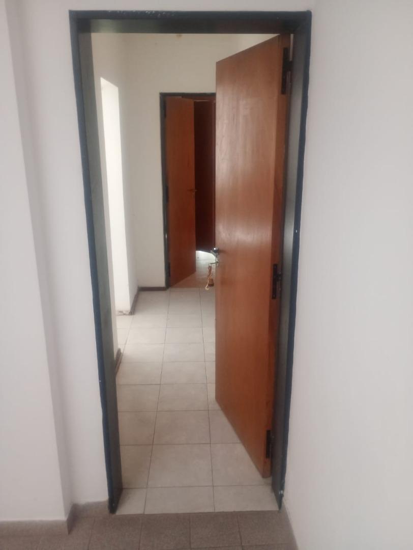 Foto de VENTA DEPARTAMENTO UN DORMITORIO ESCALERA EN ARROYITO, imagen 2