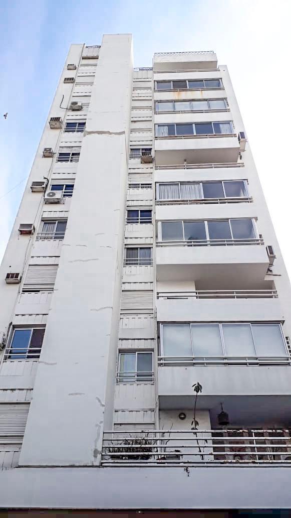 Venta Dueño Departamento Centro Peatonal 9 de Julio Patio y Balcon 200 m² 3