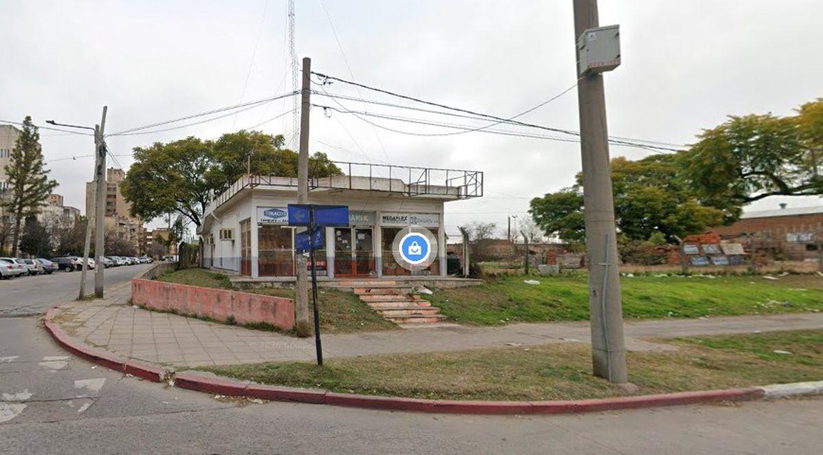 Foto de Local Barrio Rivadavia, sobre Av. Sabattini esquina Gorritti, imagen 2