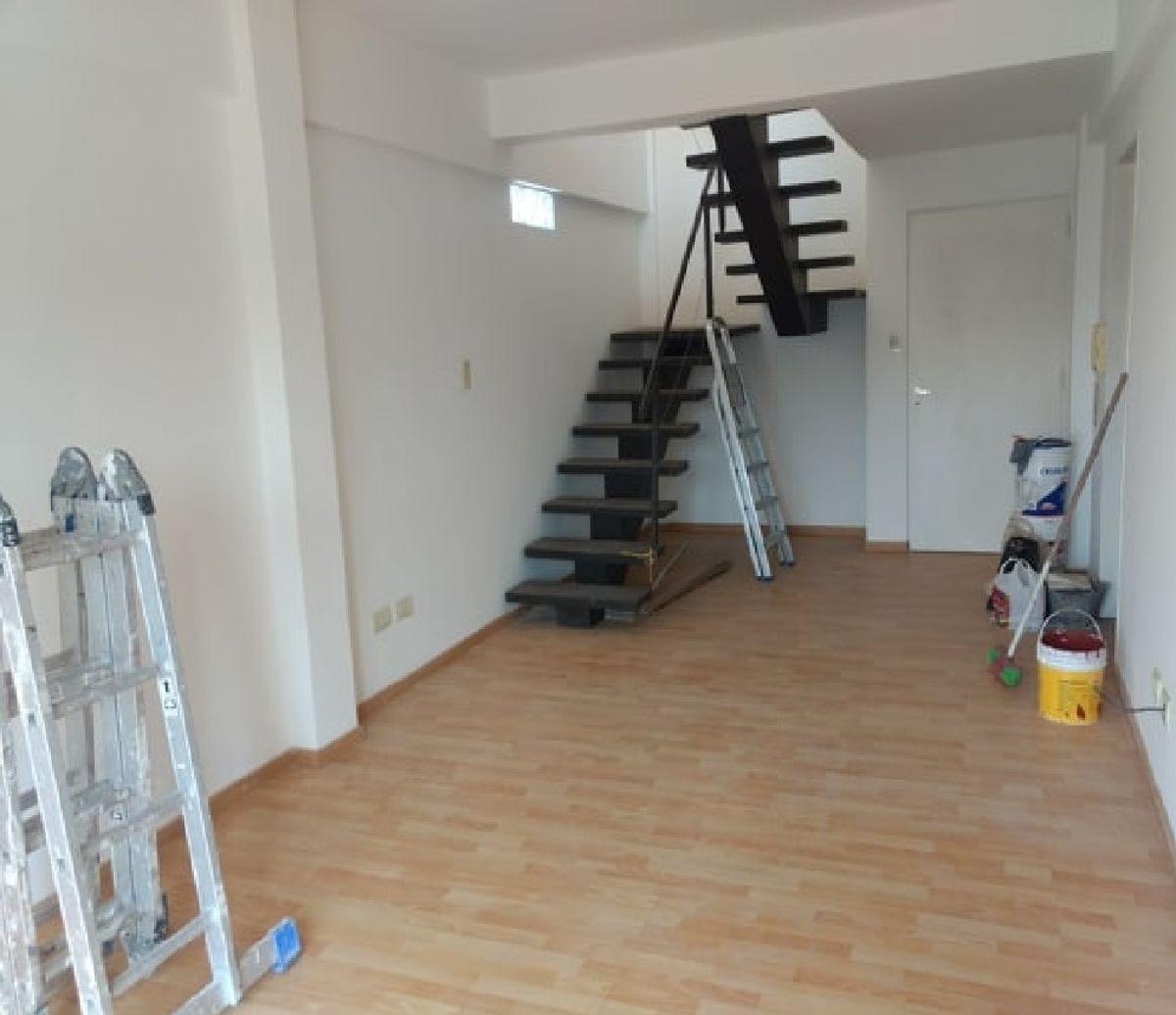 Foto de se alquila departamento 2 amb en duplex al frente con dos balcones, imagen 2