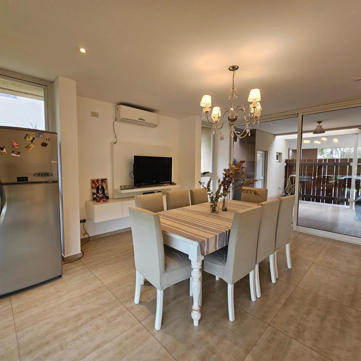 Venta y Alquiler de Casa en Barrio El Golf Nordelta con Vista Al Golf con Renta 1