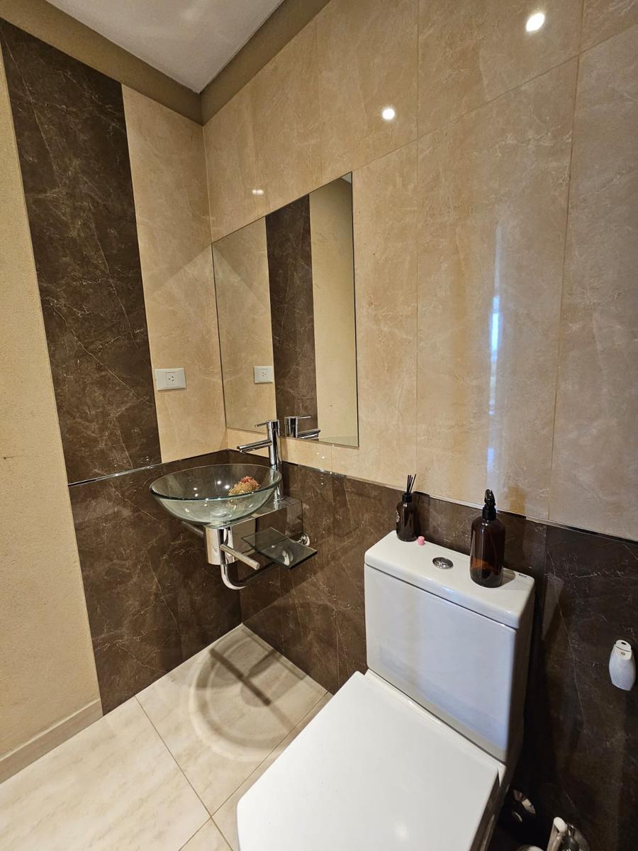 Venta y Alquiler de Casa en Barrio El Golf Nordelta con Vista Al Golf con Renta 2