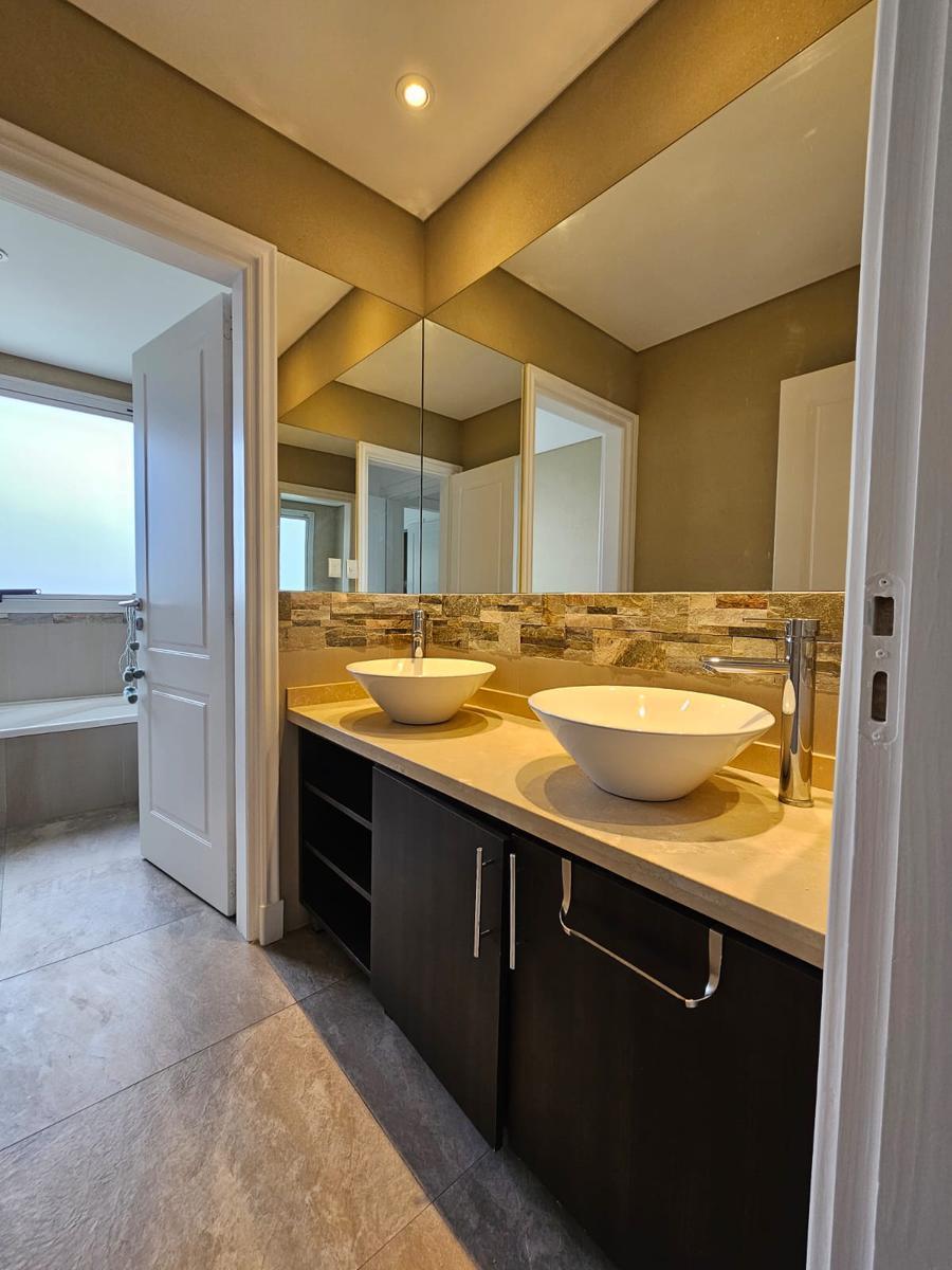 Venta y Alquiler de Casa en Barrio El Golf Nordelta con Vista Al Golf con Renta 3