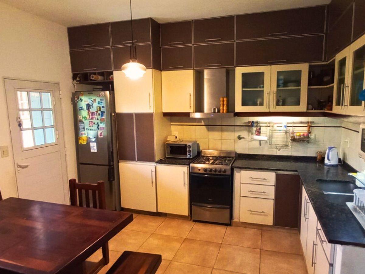 Foto de ALQUILER Casa Don Torcuato | 6 Amb., Piscina, Parque y Quincho, imagen 2