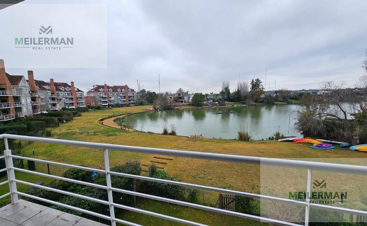 Foto de Venta de Departamento de 2 ambientes con vista a la laguna y cochera, imagen 3