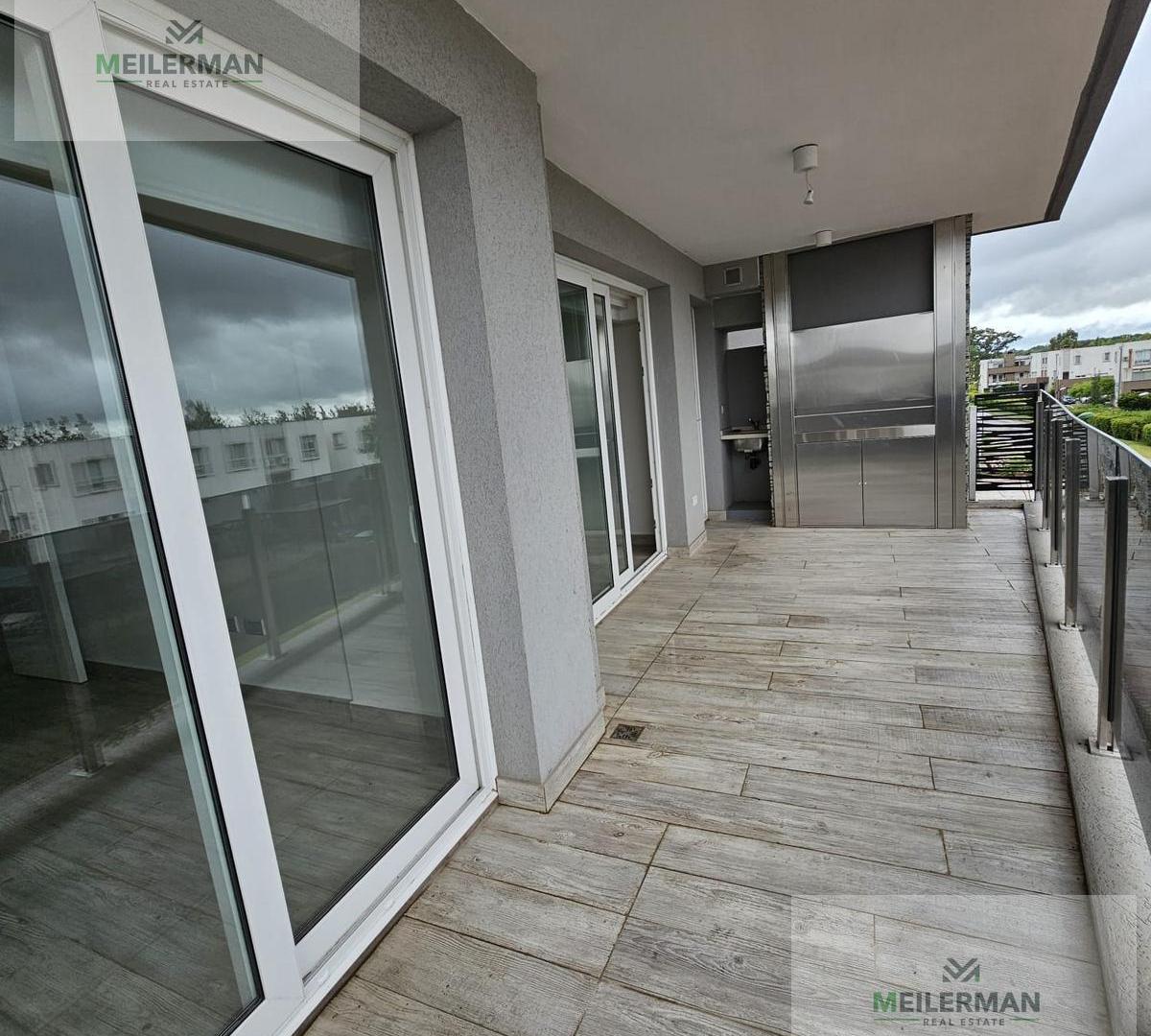 Foto de Venta departamento 2 ambientes Torres Cristal con cochera y baulera con, imagen 3