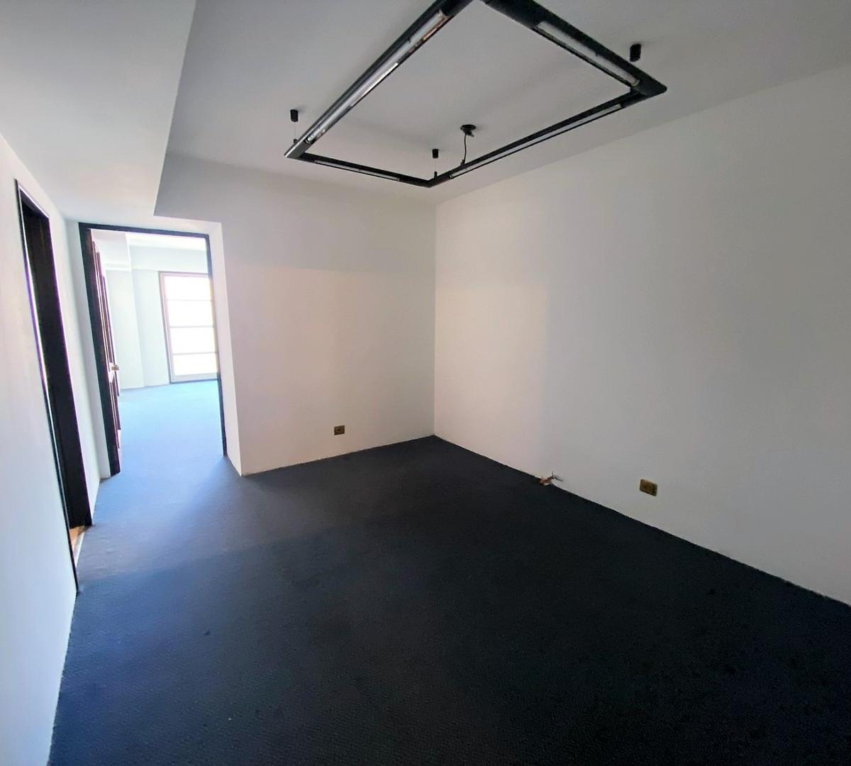 Piso de Oficinas en Diagonal Julio a Roca 620 4