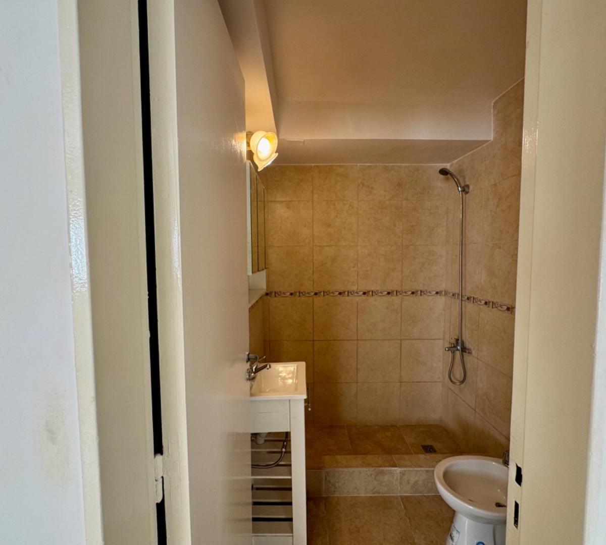 Departamento 3 Ambientes con Amplio Patio. Reservado 5