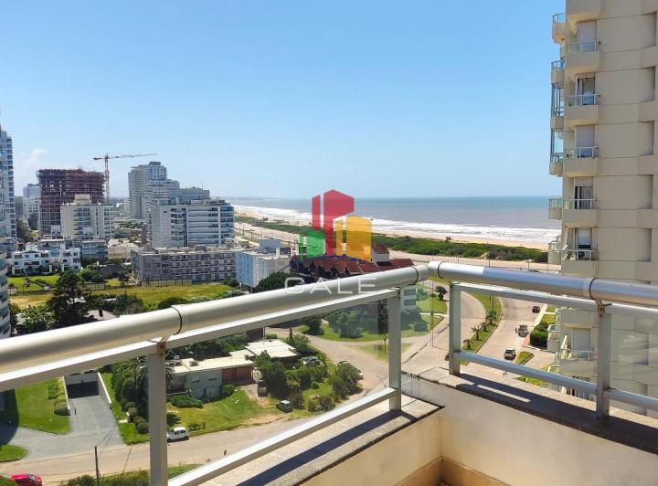 Excelente apartamento con vistas a playa brava!