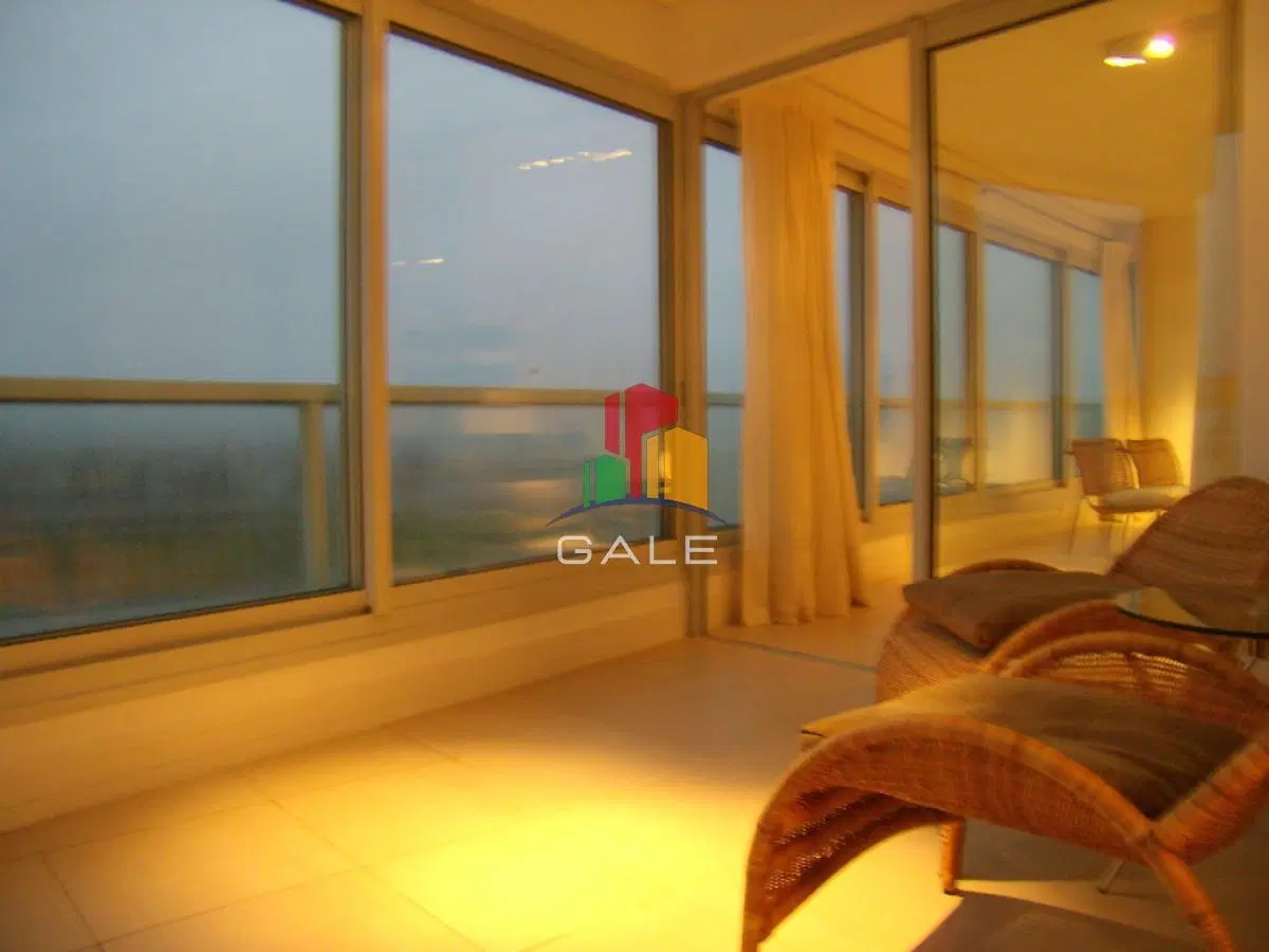 Apartamento en Brava, 3 dormitorios * 8