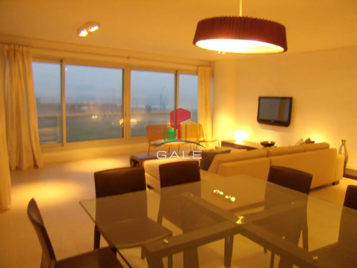 Apartamento en Brava, 3 dormitorios * 2