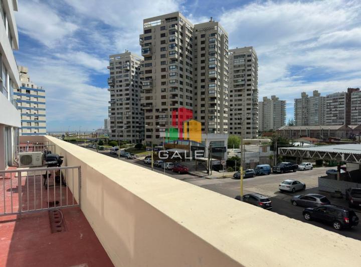 Apartamento en venta  y alquiler de 3 dormitorios en Punta del Este 2